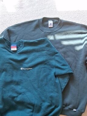 2 Vintage Crewnecks Champion Russell Athletic Sixe XL